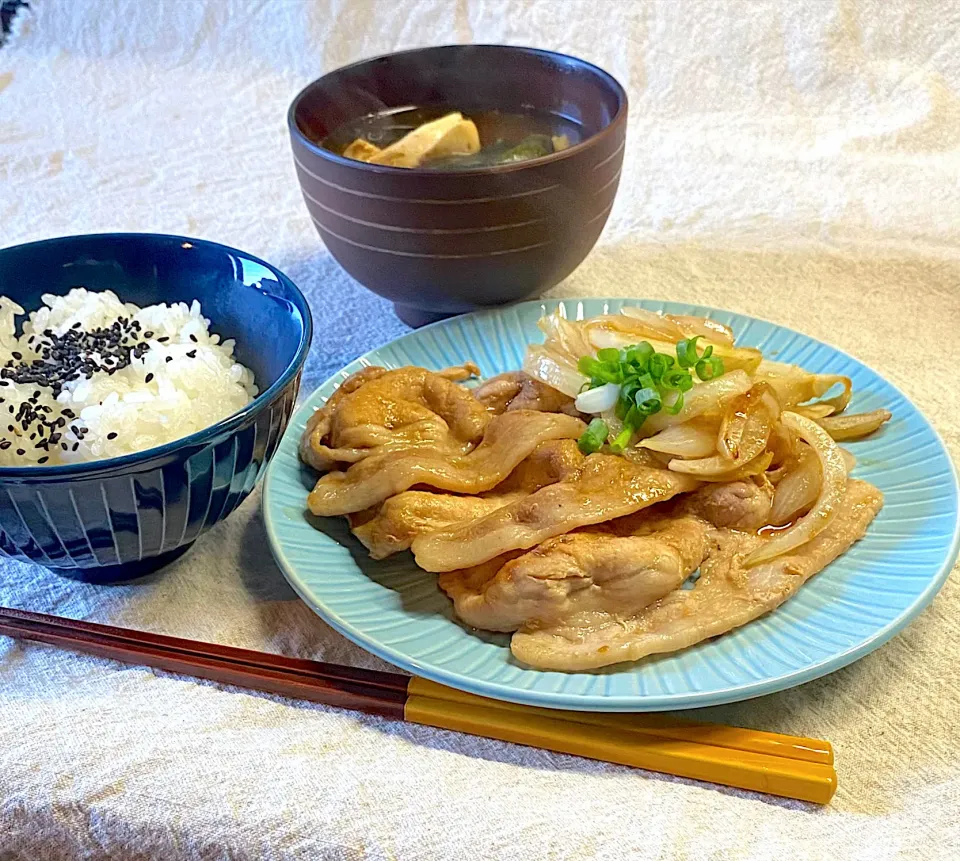 Snapdishの料理写真:豚肉の生姜焼き|かっちゃん杉さん