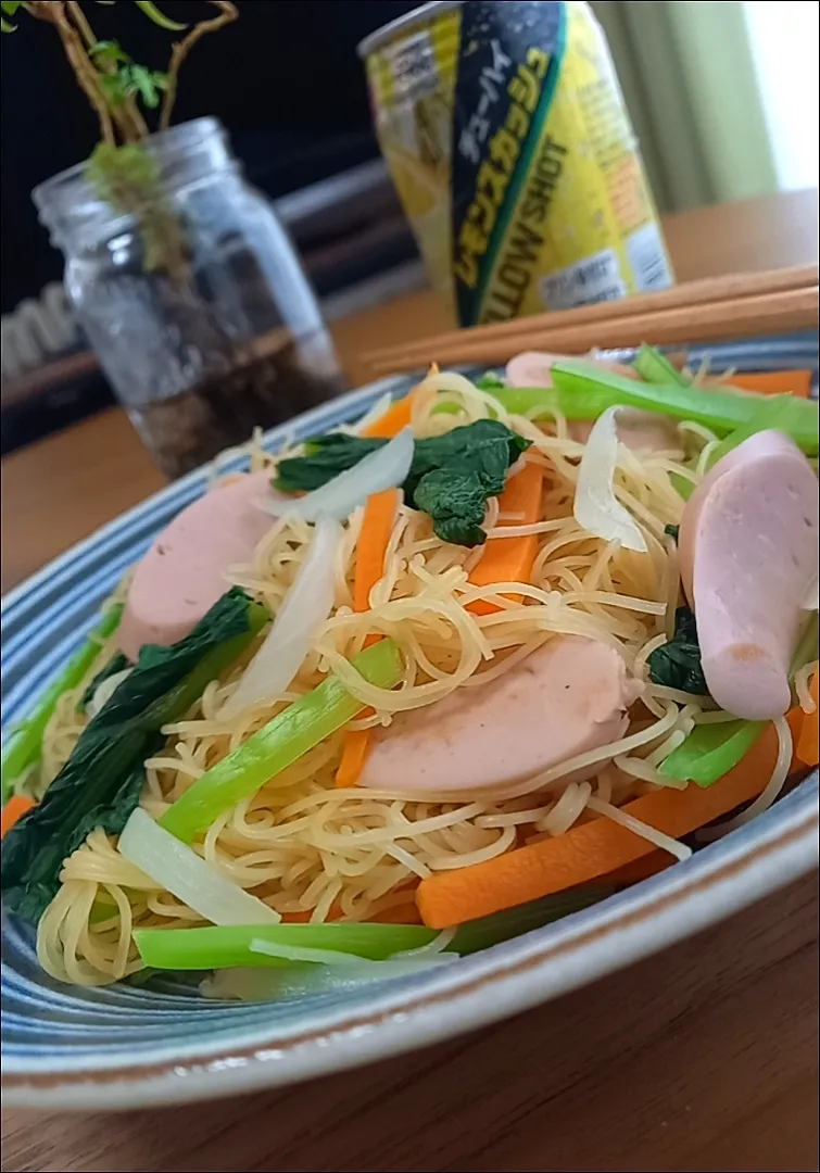 Snapdishの料理写真:ｷﾞｮﾆｿと小松菜の焼きﾋﾞｰﾌﾝ|まりおさん