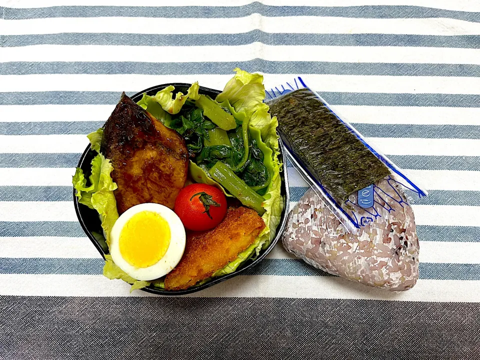 ブリ照り焼き、蔓紫のおひたし、コロッケ、ゆで卵|jackybeanさん