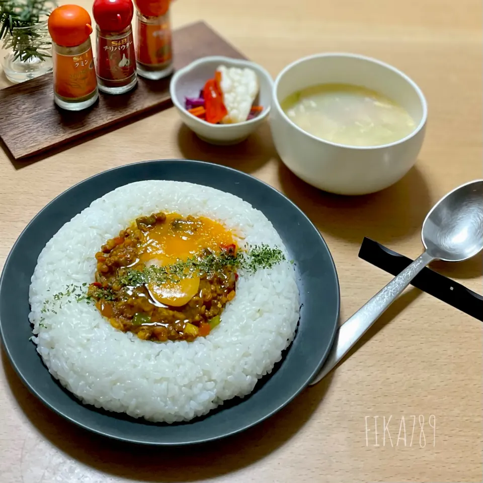 Snapdishの料理写真:野菜たっぷりドライカレー|FIKA789さん