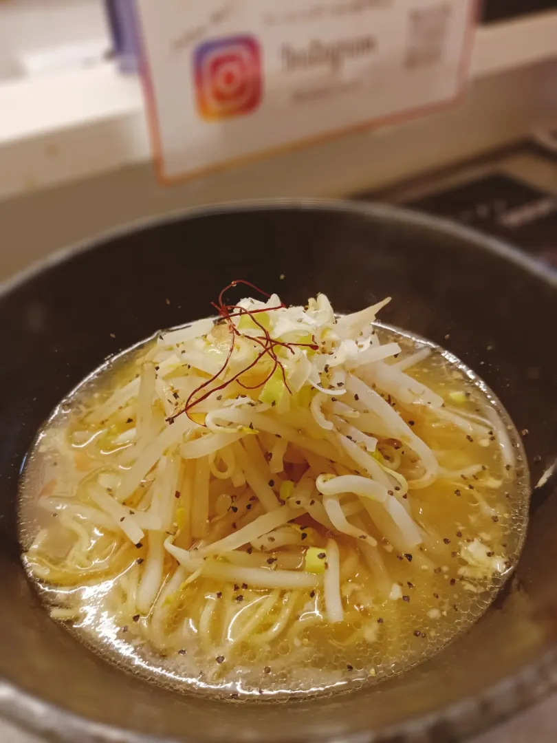 さっぱり塩ラーメン|らーめんBARらずり 店主:金澤亨さん