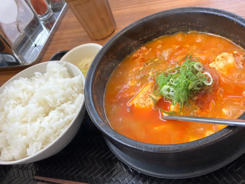 Snapdishの料理写真:ホルモンすん豆腐定食「ご飯大盛り）|まさとさん