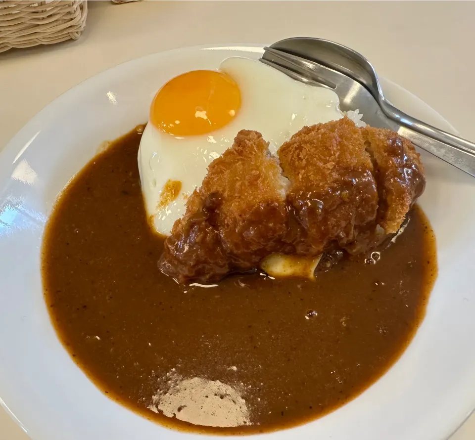 フィッシュカレー🐟🍛目玉トッピング🍳小盛、中辛🔥|buhizouさん