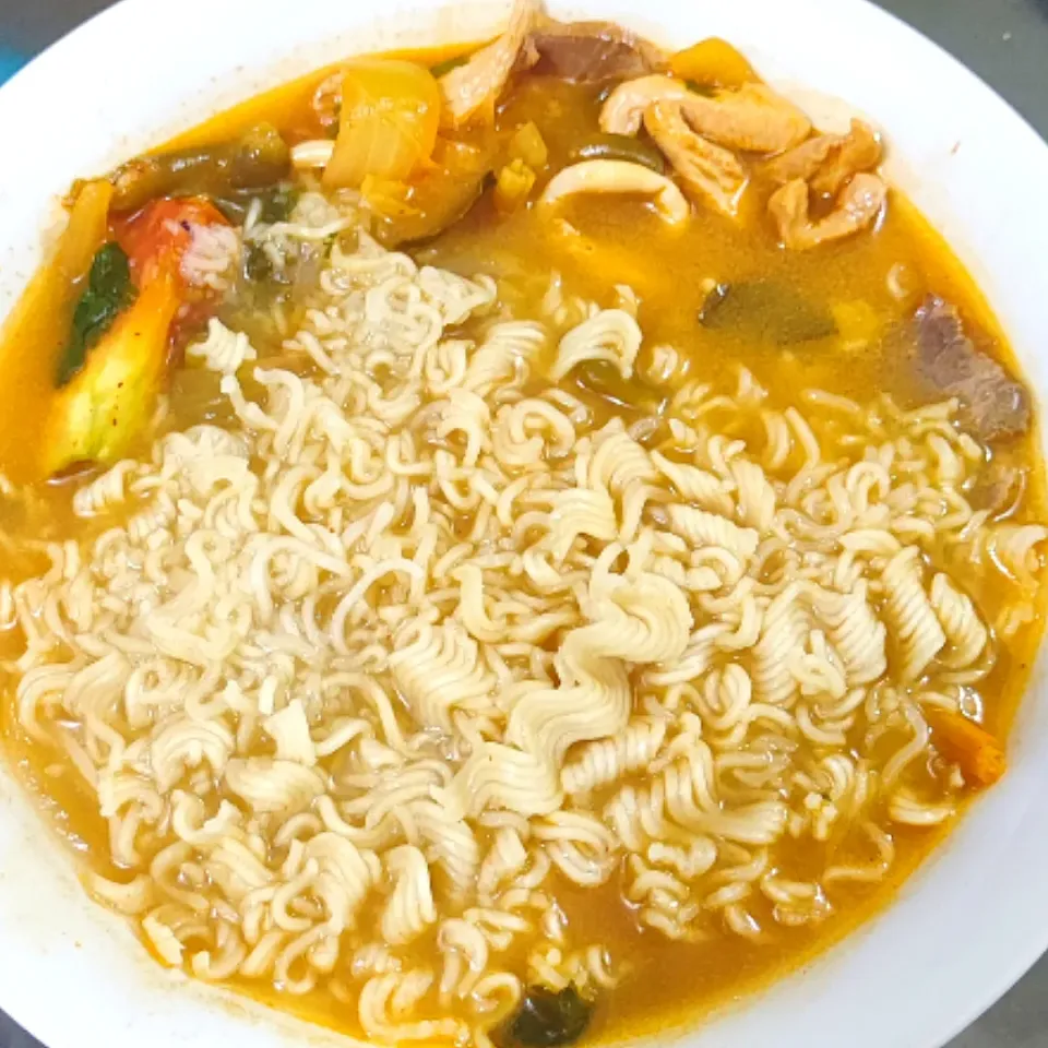 Snapdishの料理写真:Tomyam Mee|simatasepetさん