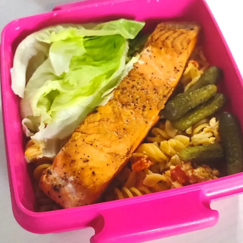 Spiral Pasta with Salmon|simatasepetさん