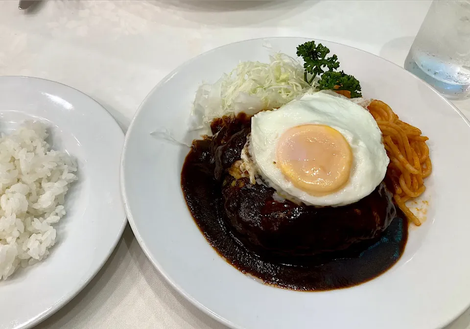 レストラン桂　ハンバーグ目玉焼き添え|よだみなさん