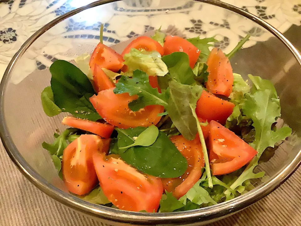 トマトの🍅サラダ🥗😋|アライさんさん