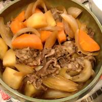皆んな大好き『肉じゃが』😋