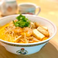 お昼のラクサ