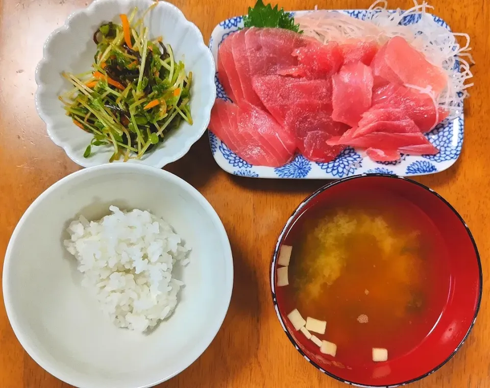 2023 0818　お刺身　豆苗ナムル　お味噌汁|いもこ。さん