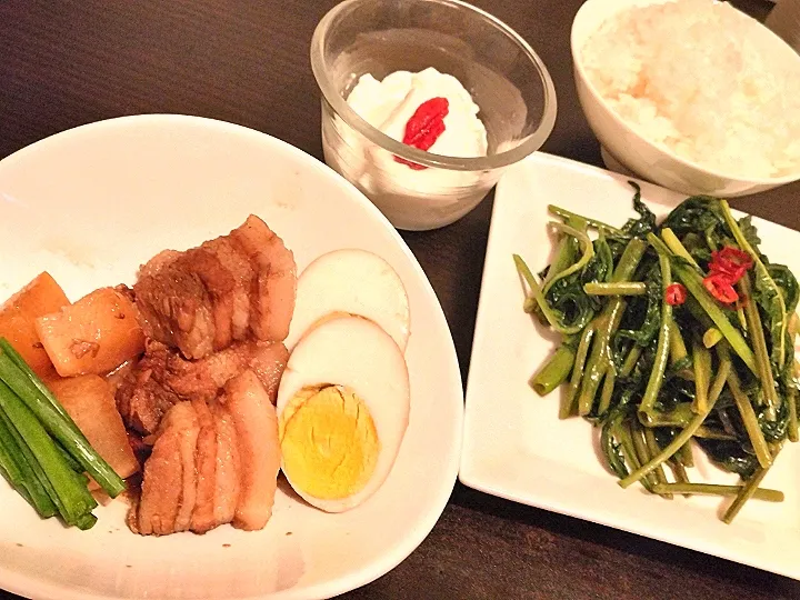 Snapdishの料理写真:豚の角煮
空芯菜のにんにく炒め
杏仁豆腐|奥海さん