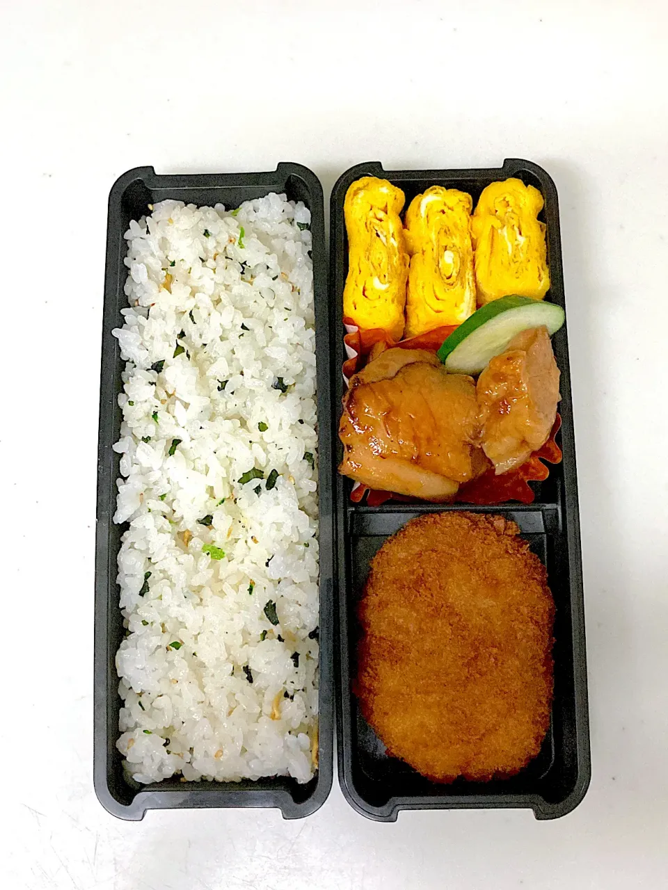 Snapdishの料理写真:高2になった次男くんへ　鳥の照り焼きとコロッケ弁当|晴れ時々弁当さん