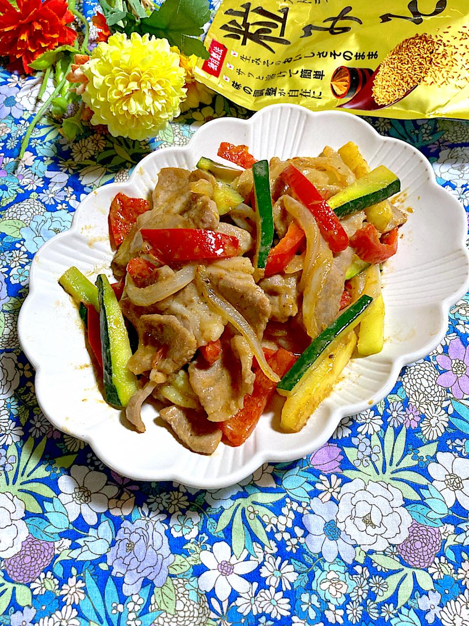 粒みそで豚肉と夏野菜の生姜焼き🌻