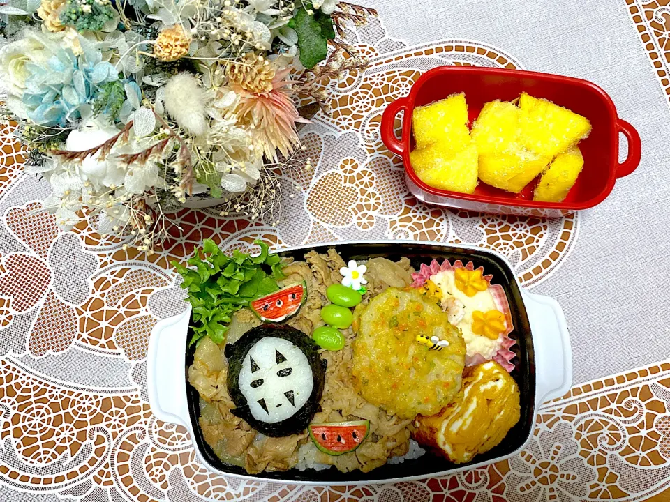 2023.9.4は久しぶりに娘弁当⭐️かおなしの牛丼弁当☺️|makoさん