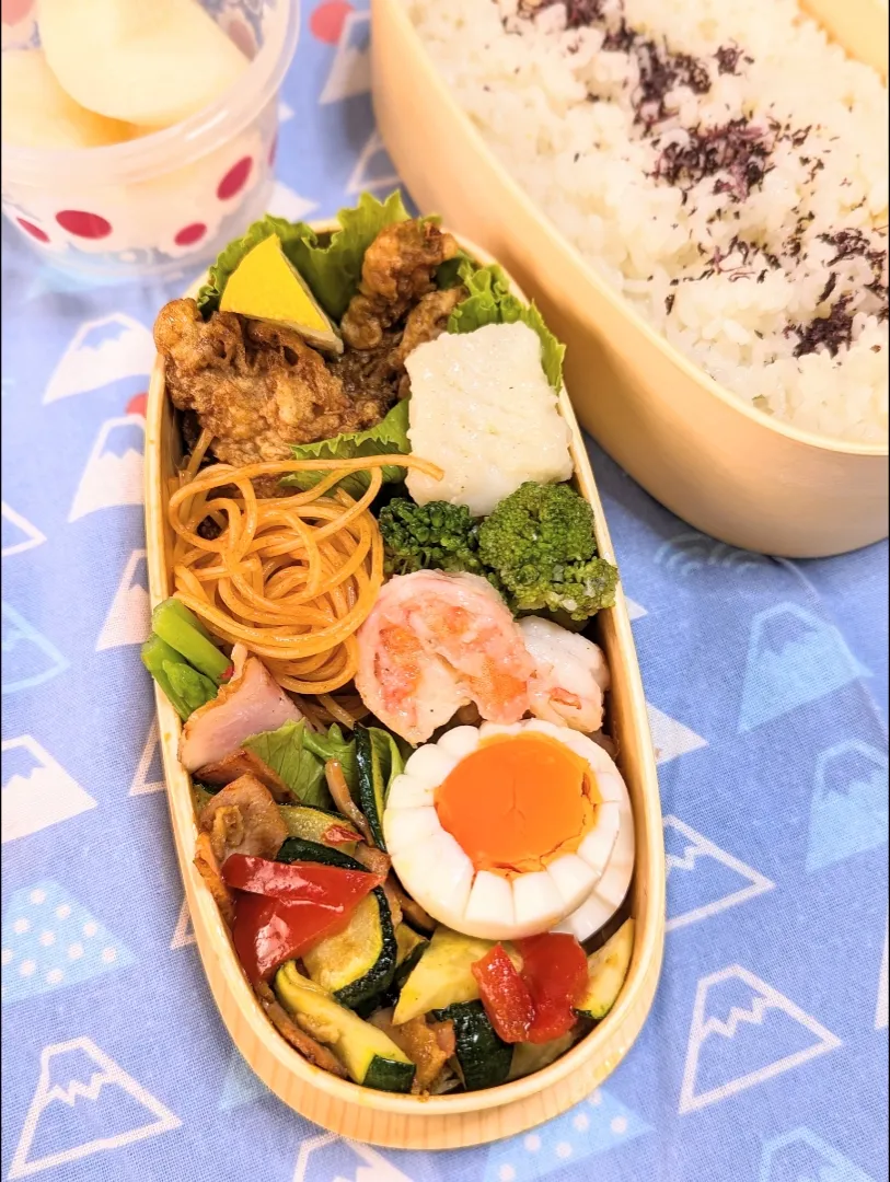 本日のお弁当〜からあげとブロッコリーの海鮮炒め弁当〜|f.1125beさん