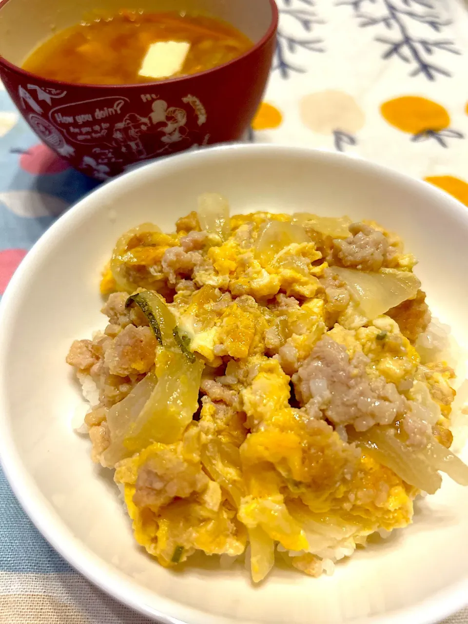 鶏ひき肉で親子丼|こずりんさん