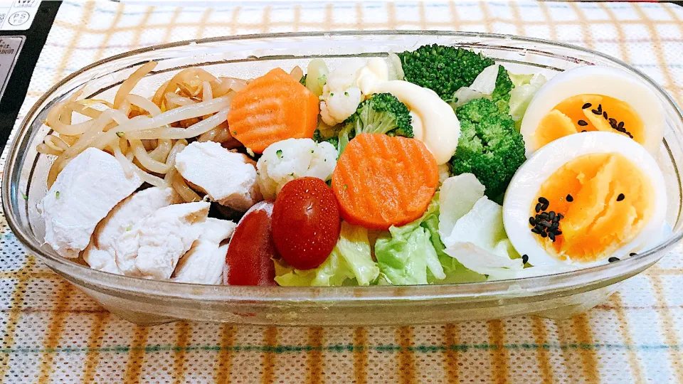 Snapdishの料理写真:9/4のサラダ弁当🥗|ゆうかさんさん