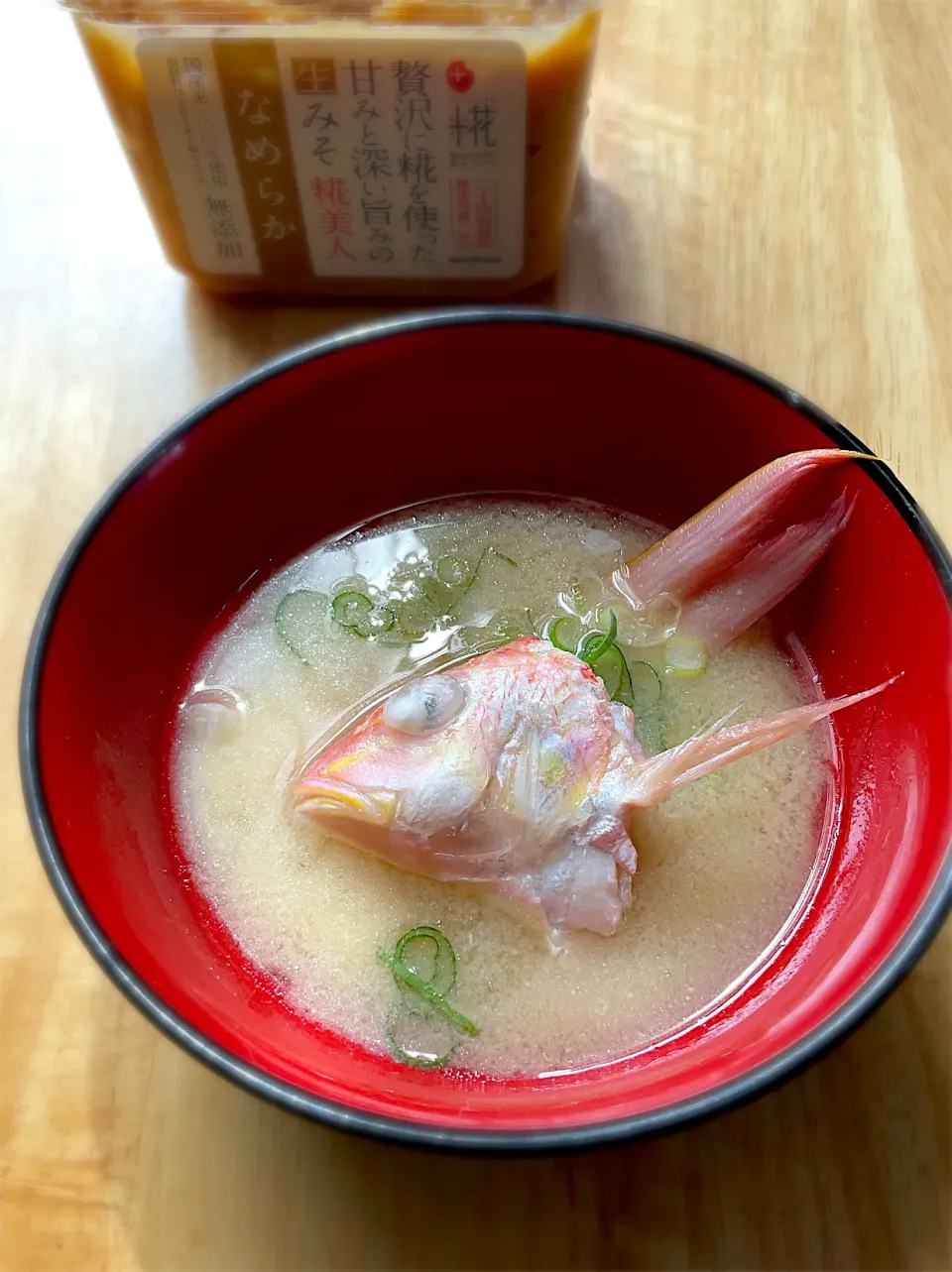 Snapdishの料理写真:釣り魚🎣糀美人でイトヨリの味噌汁|9421beruさん