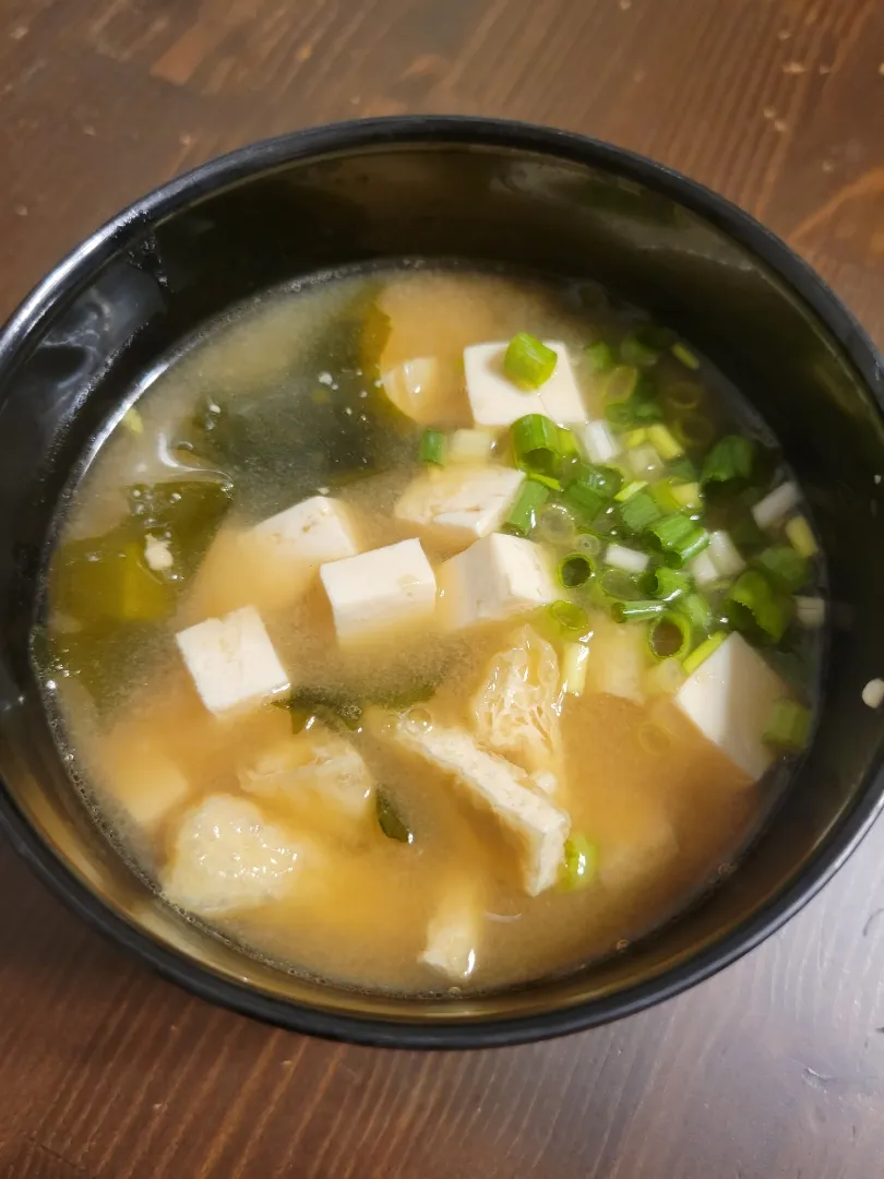 お味噌汁（ワカメ、豆腐、油揚げ、小ネギ）|あんさん