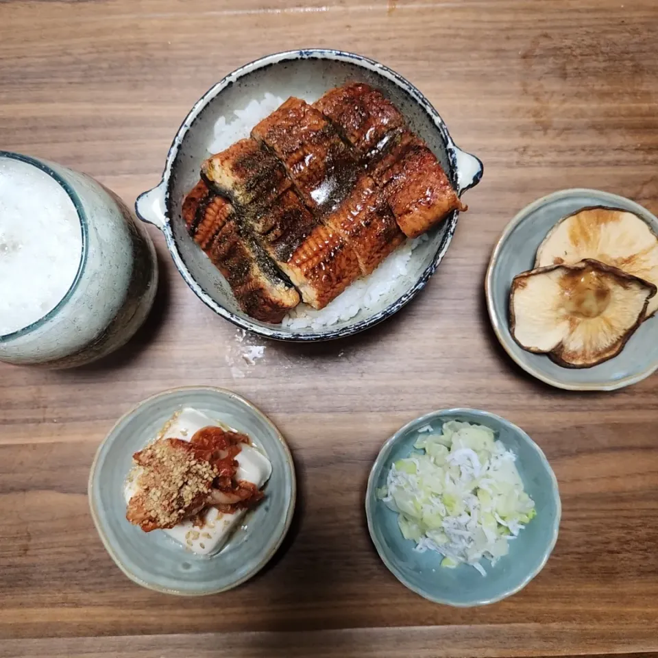 20230904
鰻丼
キャベツとしらすの酢の物
原木椎茸のグリル
キムチ豆腐|noccoさん