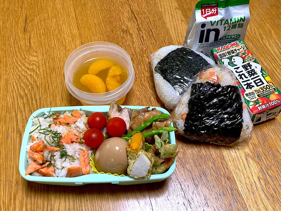 Snapdishの料理写真:紅鮭ご飯弁当|ゆさん