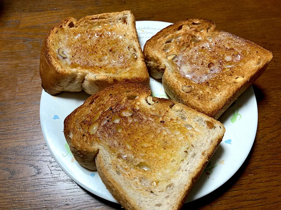 くるみパントースト|はっちぃさん