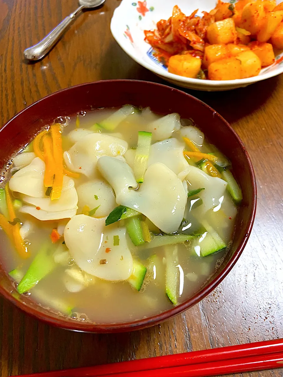 昆布茶の隠し味ですいとん！できとんでー。|やさこさん