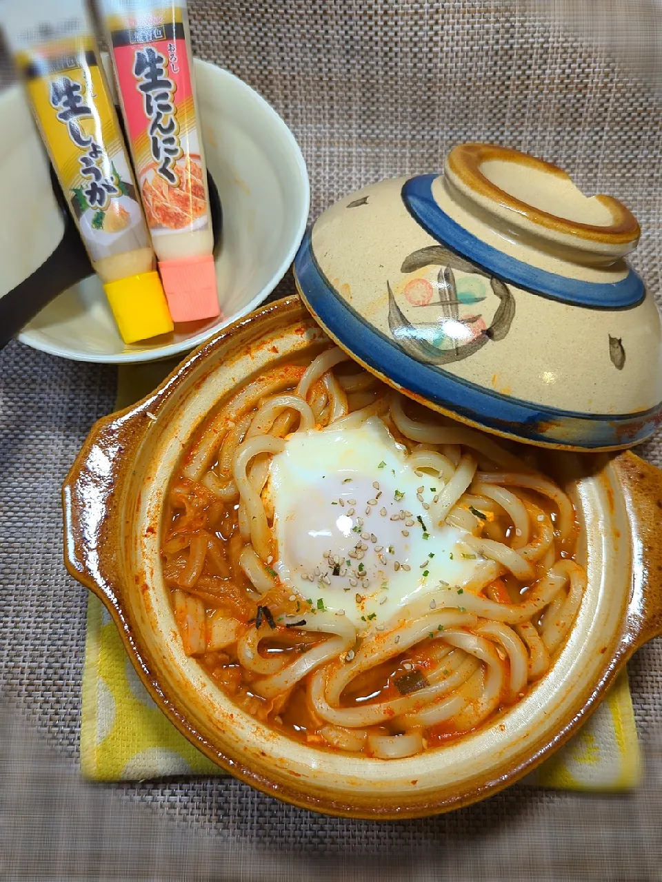 Snapdishの料理写真:鍋の〆のうどん【ハウス鍋変術モニター】|どかどかさん