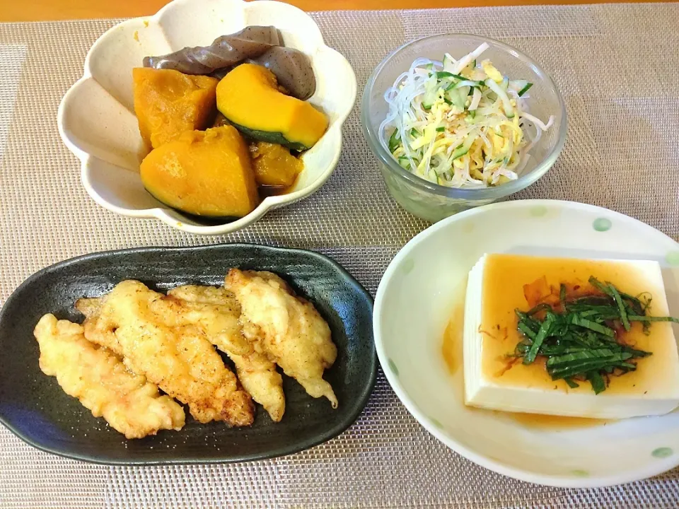 Snapdishの料理写真:☆とり天
☆カボチャと手綱コンニャク煮物
☆春雨酢の物
☆冷奴|chikakoさん