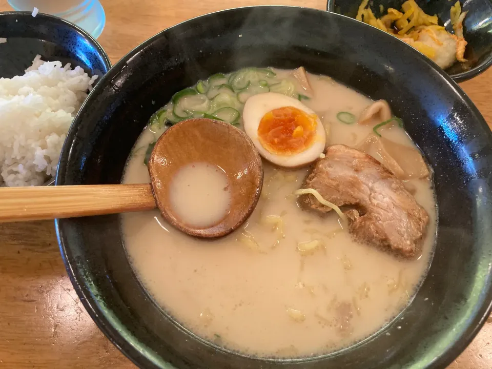 白湯ラーメン　#本郷亭|takashiwagaさん