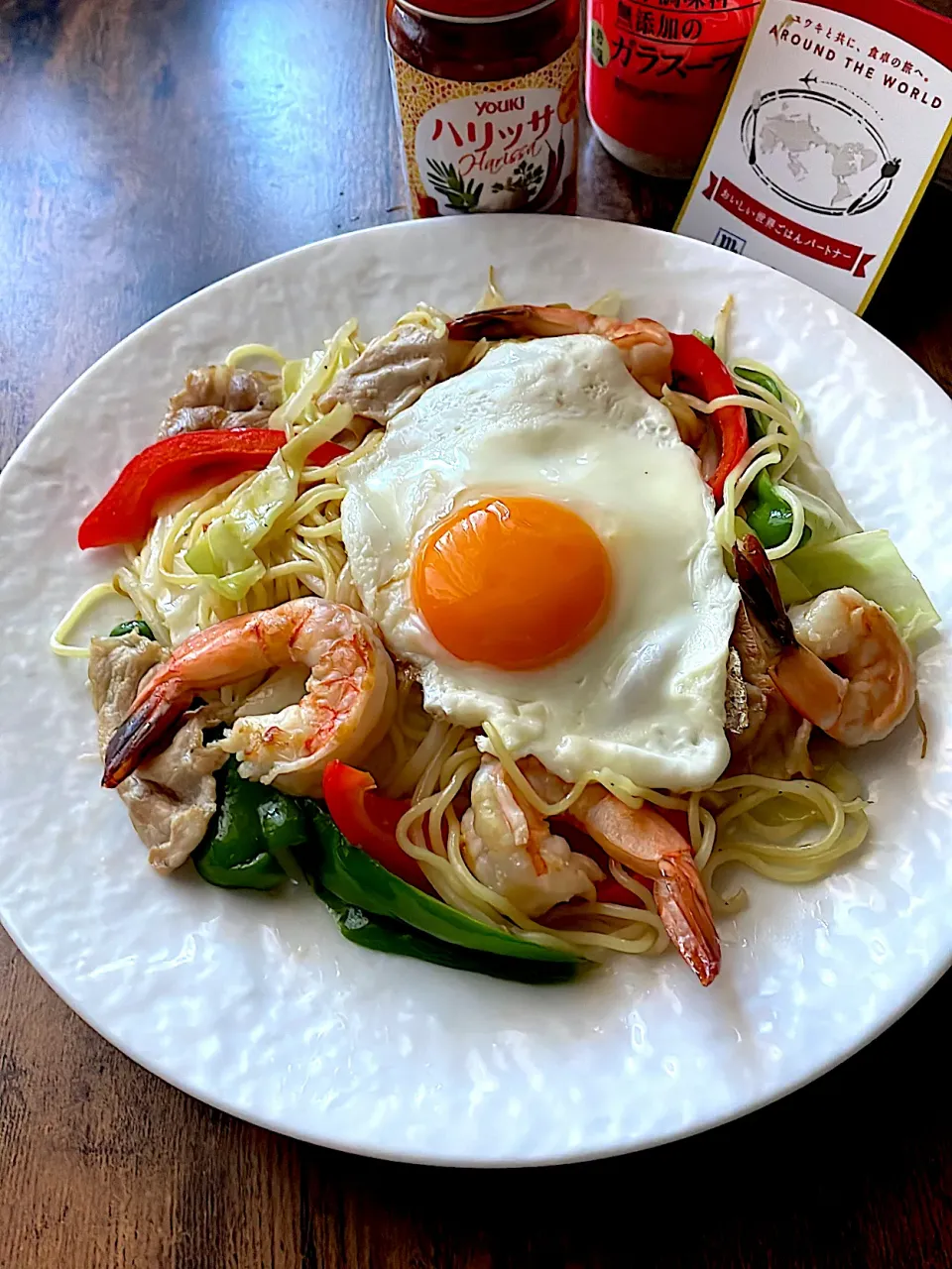 ハリッサピリ辛焼きそば〜おいしい世界ごはん🌍|とんちんさん