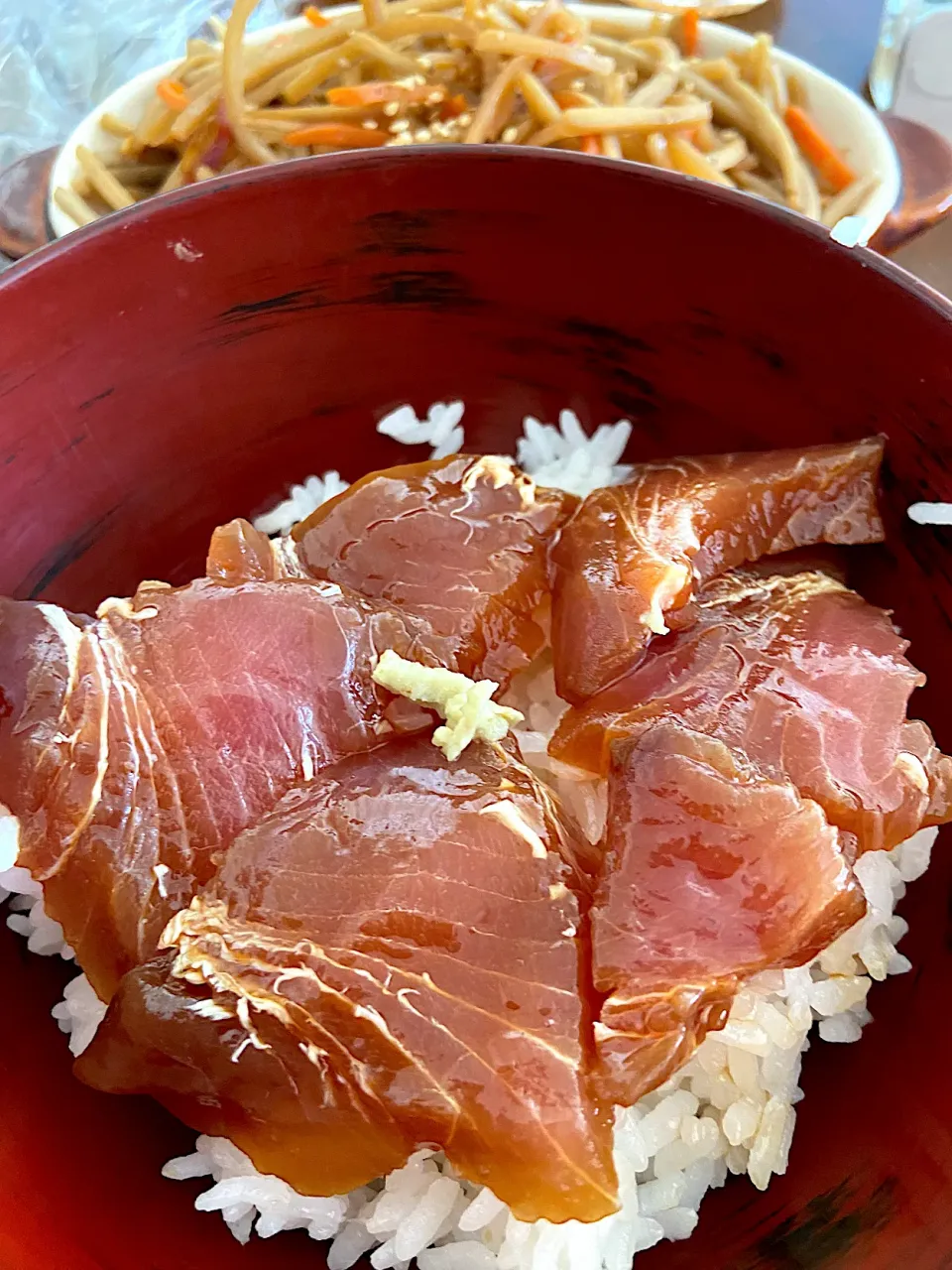 昆布茶で漬け丼できた丼|やさこさん