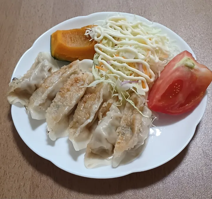 昨日の餃子の残りとアルモンデ晩御飯|ナナさん