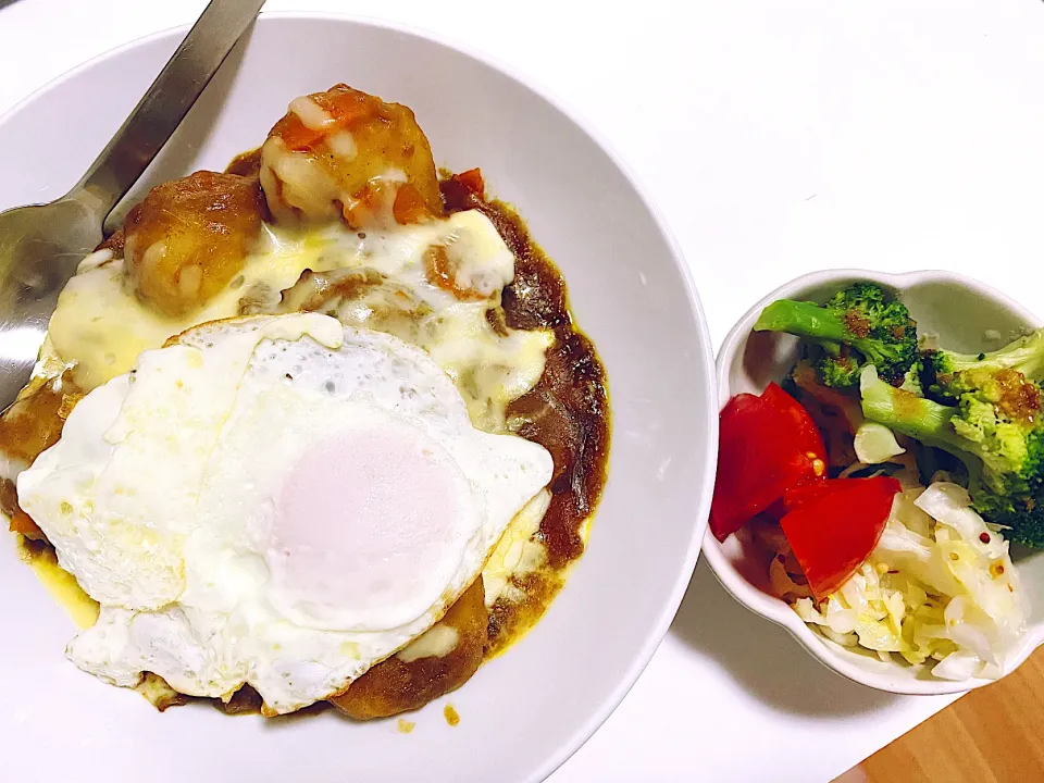 まだカレー残ってるんですか的朝食|あやさん