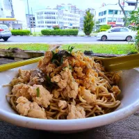 Snapdishの料理写真:Mushroom Chicken Noodles|Emmeline Jongさん