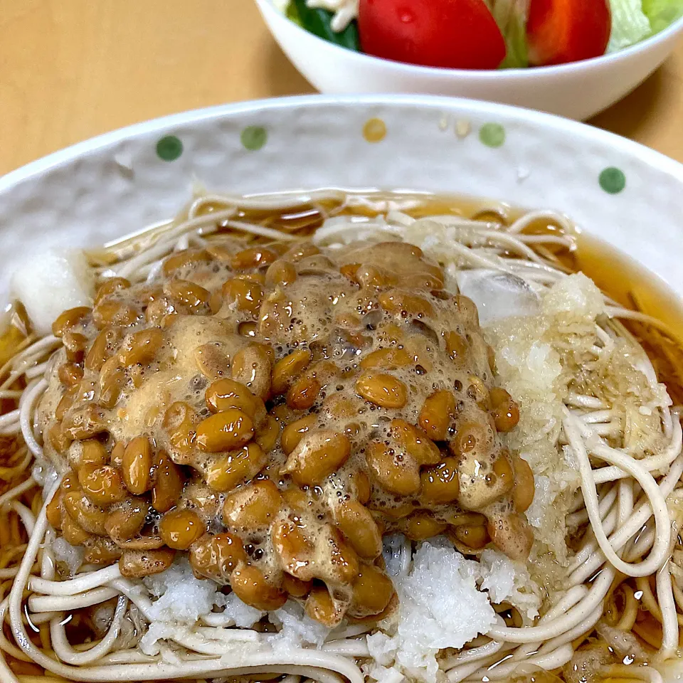 在宅勤務中の男達(納豆辛子大根蕎麦)|おおもりの星さん