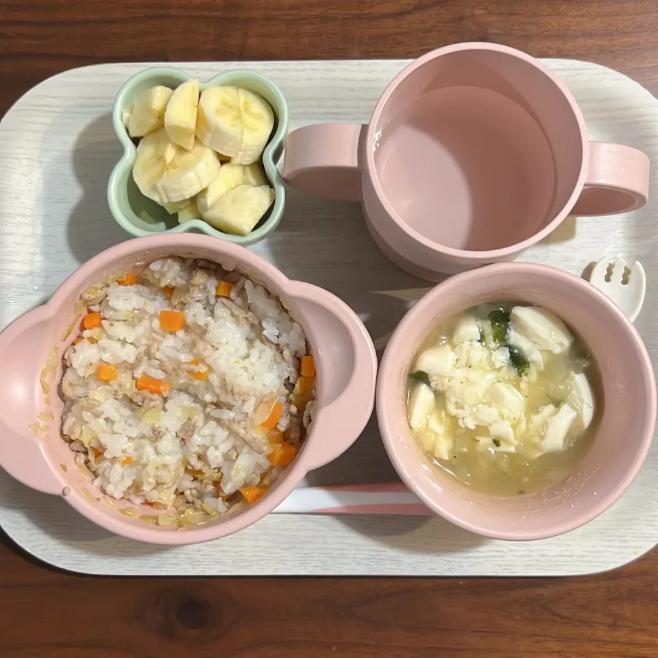 豚ミンチと野菜のまぜごはん、豆腐と玉ねぎのみそ汁、バナナ、湯冷し|km2571さん