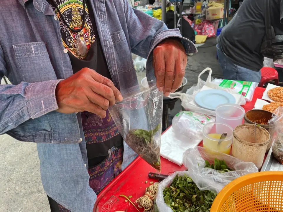 タイ🇹🇭バンコクで食べたかった
クンテン(タイ風海老の踊り食い)|Mikoshiba Kazutoshiさん