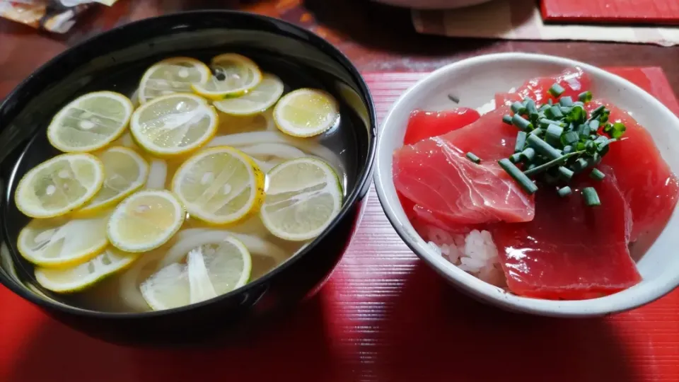 すだちうどんと鮪の漬け丼|kamekameさん