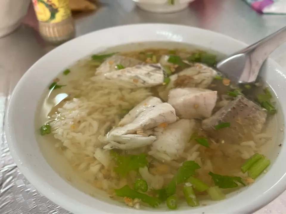 今日の朝はカオトンプラー(タイ風さかな雑炊美味しかった
場所はタイ🇹🇭バンコクのチョックチャイ4です|Mikoshiba Kazutoshiさん