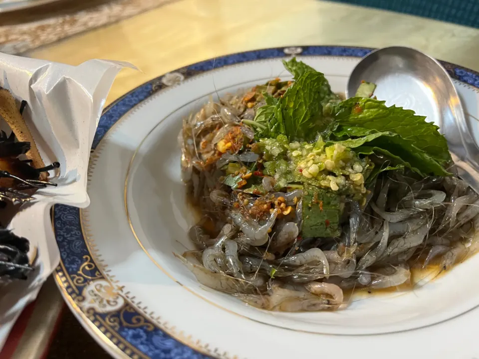 Snapdishの料理写真:タイ🇹🇭でクンテン(タイ風生海老の踊り食い)辛くて美味しい|Mikoshiba Kazutoshiさん