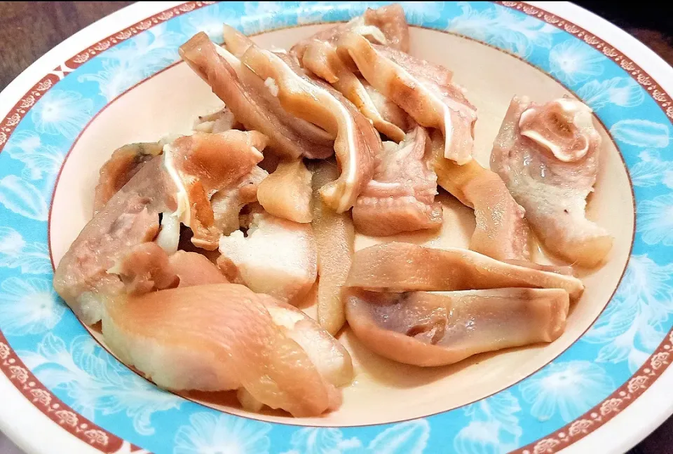 Boiled pork with olive oil|🌿Veerapan Mu🌿さん