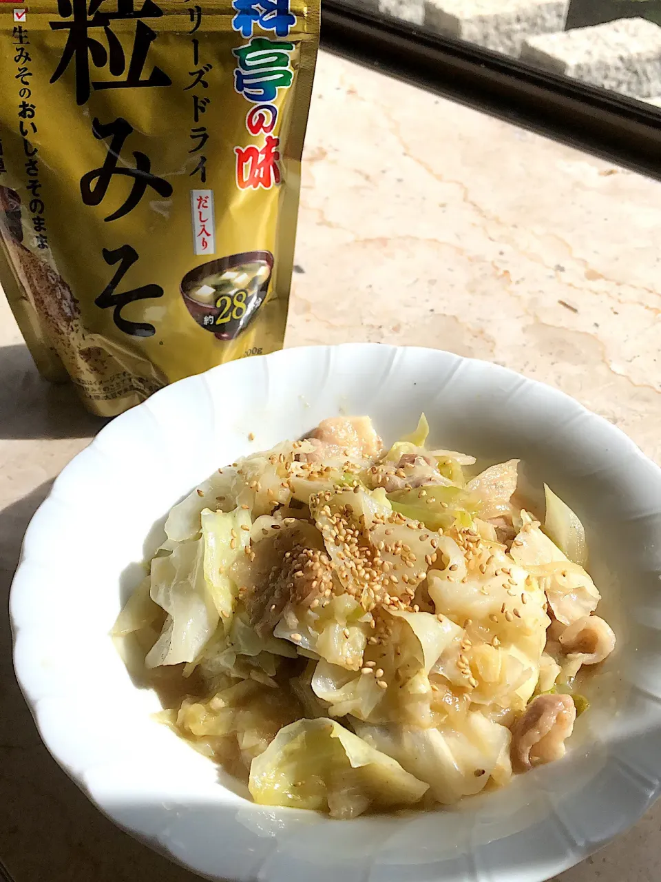 Snapdishの料理写真:豚こまとキャベツの味噌炒め|ヨウコさん