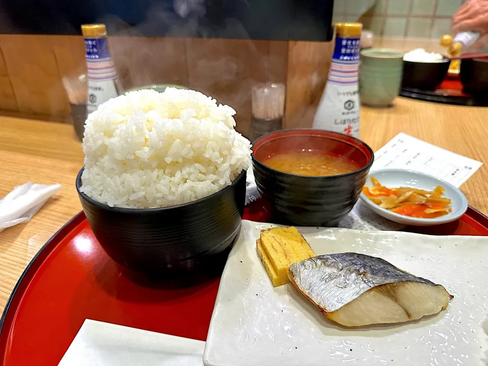 焼魚朝定食ごはん中盛り|マハロ菊池さん