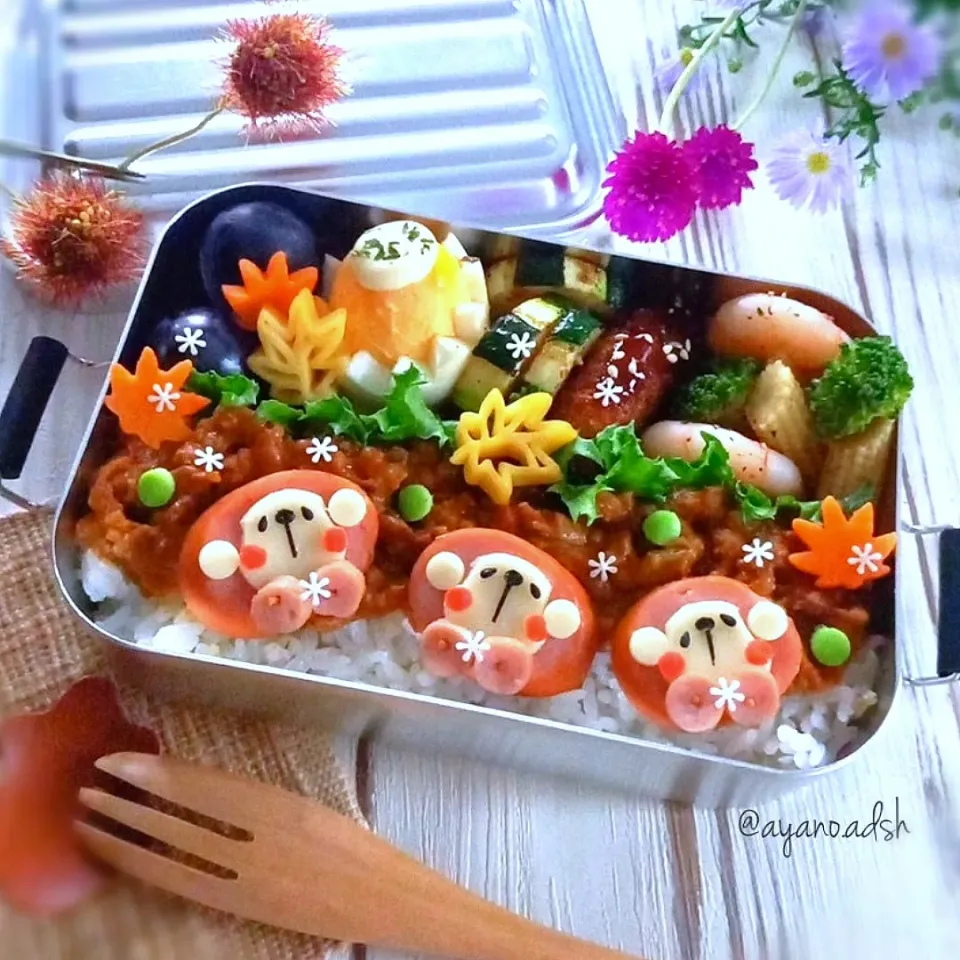 🍁🐒お猿ウインナーのっけの
キーマカレー弁当🐵|ayano.adshさん