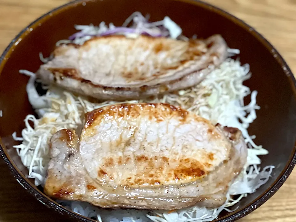 ☆ポークステーキ丼|まぁたんさん