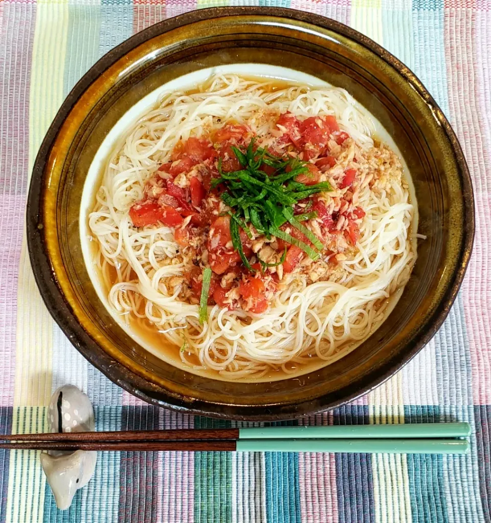 ひとり暮らしの昼ごはん
トマトツナそうめん|keeijnsさん