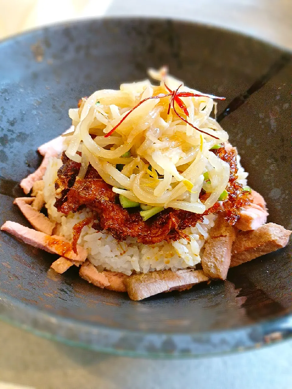 賄い飯 刻みﾁｬｰｼｭｰ玉子唐揚げ丼|らーめんBARらずり 店主:金澤亨さん