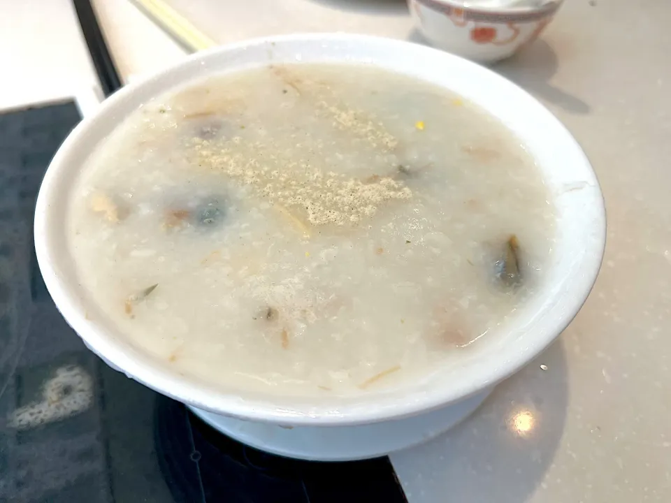 Preserved egg with pork porridge|skyblueさん