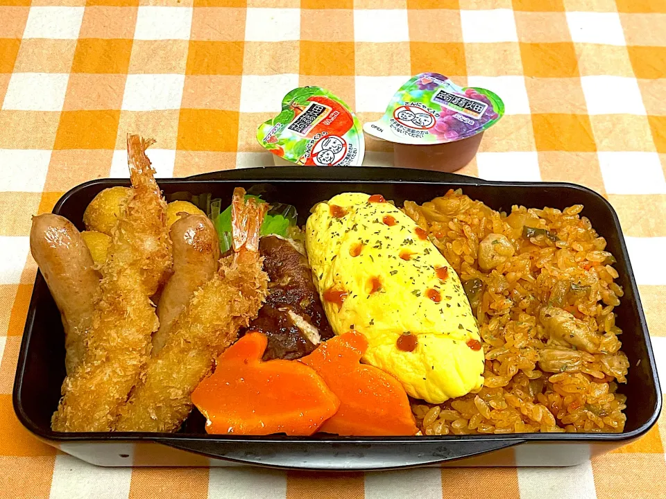 25長男お弁当🍱チキンライス🍅|まめりんさん